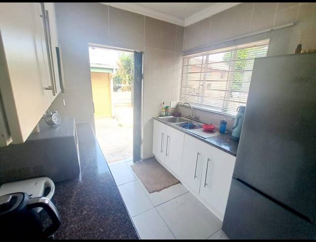 3 BEDROOM HOUSE FOR SALE IN HEUWELOORD